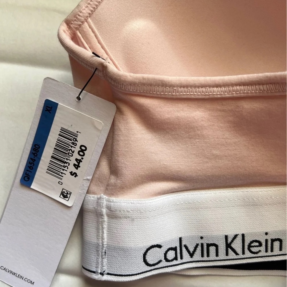 Calvin Klein sports bra - Picture 3 of 4
